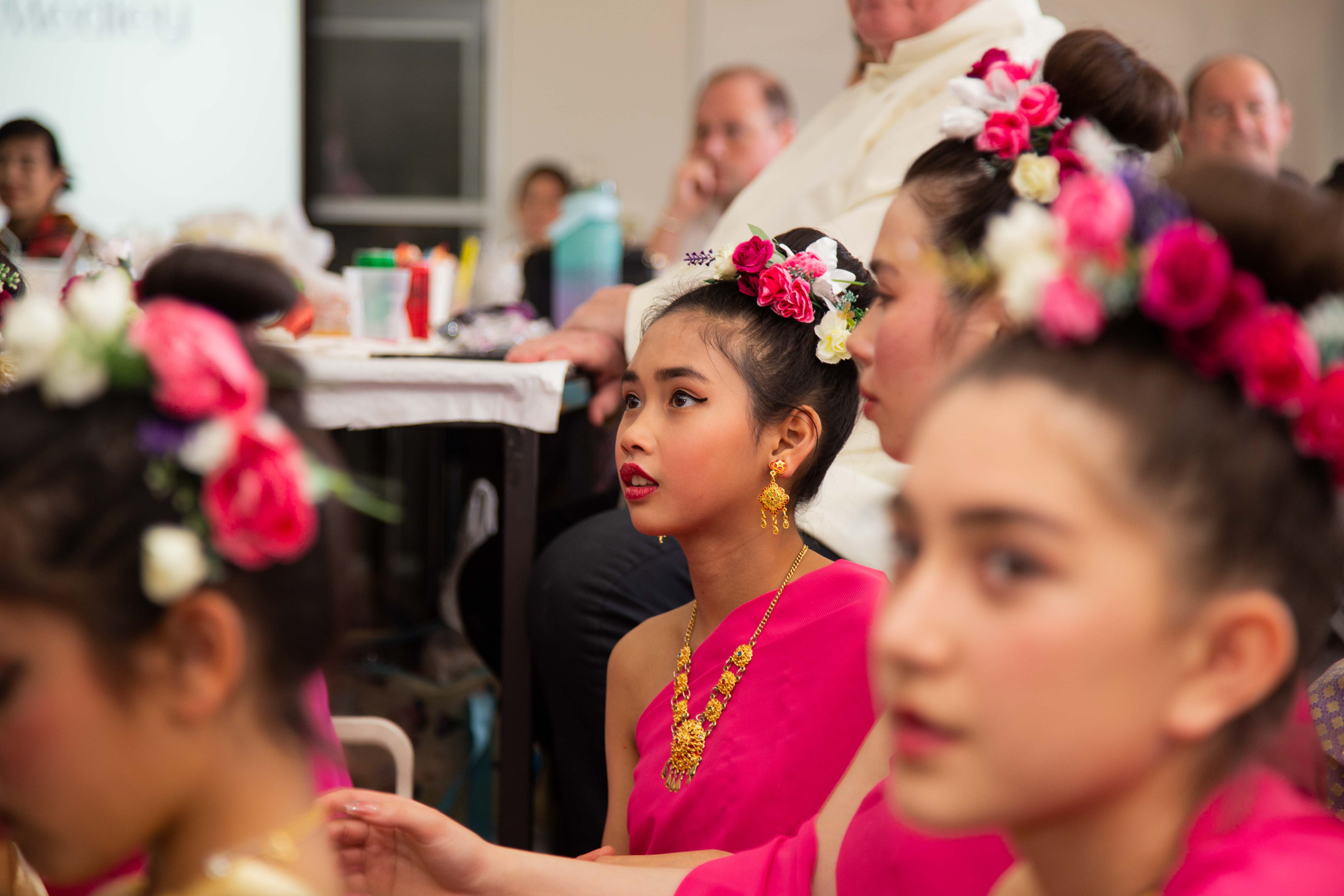 Children learning Thai in Melbourne at The Thai Language School of Melbourne Inc., Melbourne Victoria. A place to learn Thai language, Thai culture, Thai dance, with good Thai food from our vendors. Learn Thai Melbourne, Victoria.